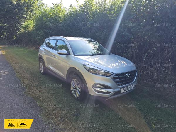 Hyundai TUCSON 2.0 CRDi SE Nav SUV 5dr Diesel Auto 4WD Euro 6 (136 ps)